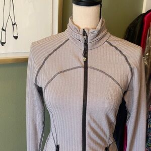 Chic lululemon jacket